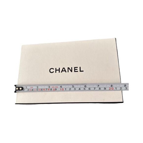 AUTHENTIC CHANEL BOX - Picture 3 of 4